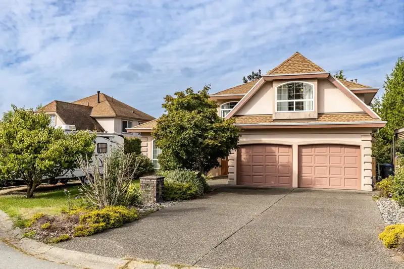 7865 154 STREET - photo 1 of 40