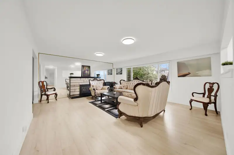 11488 140 STREET - photo 3 of 36