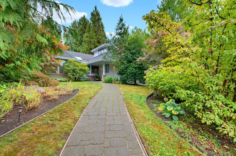 7269 150A STREET - photo 1 of 25