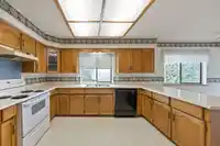 5553 181A STREET - thumbnail 11