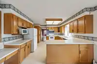 5553 181A STREET - thumbnail 9
