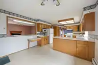 5553 181A STREET - thumbnail 10