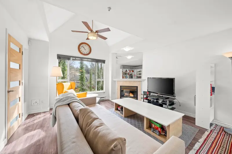 304 1550 FELL AVENUE - photo 1 of 25