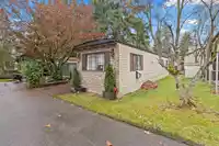6 6571 KING GEORGE BOULEVARD - thumbnail 1