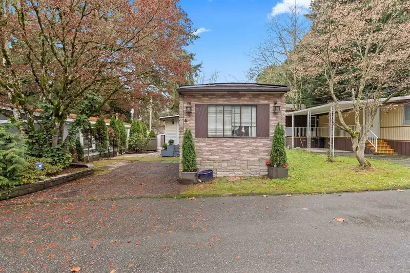 6 6571 KING GEORGE BOULEVARD - photo 2 of 16