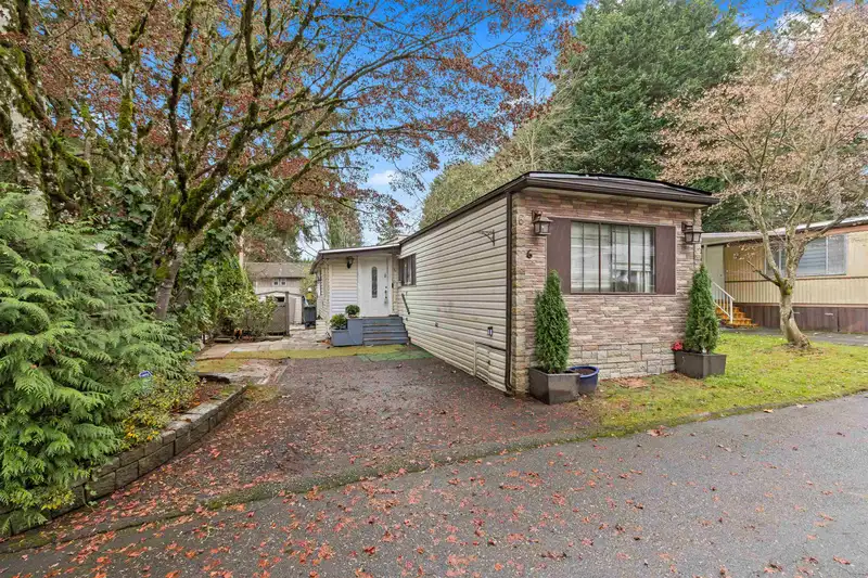 6 6571 KING GEORGE BOULEVARD - photo 3 of 16