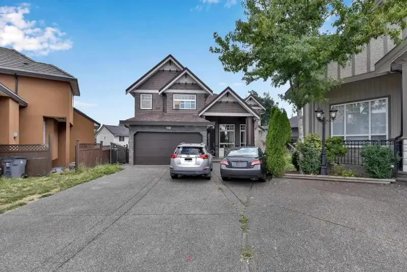 6842 131 STREET - photo 1 of 37