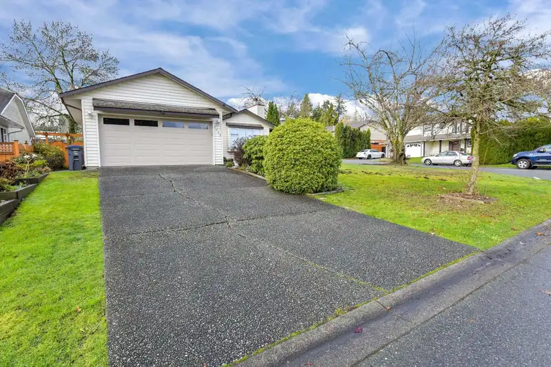 6043 174 STREET - photo 1 of 30