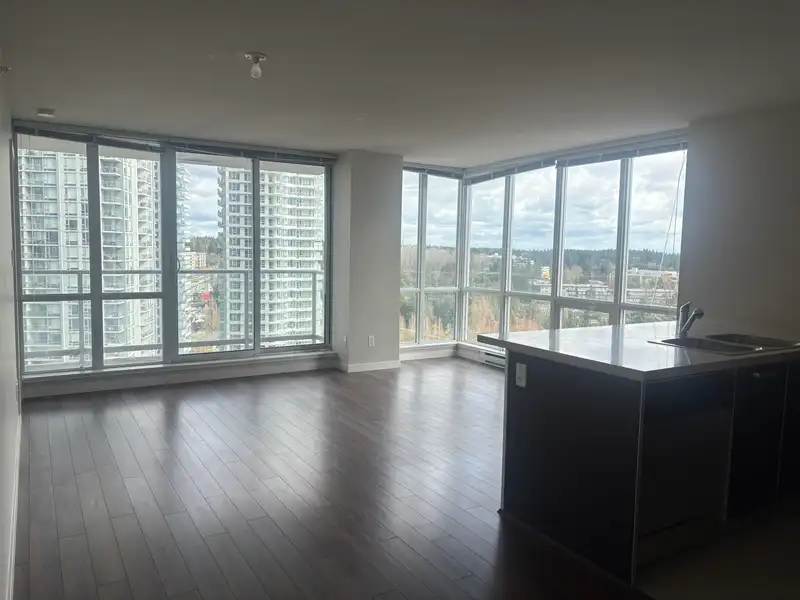 1904 9981 WHALLEY BOULEVARD - photo 3 of 10