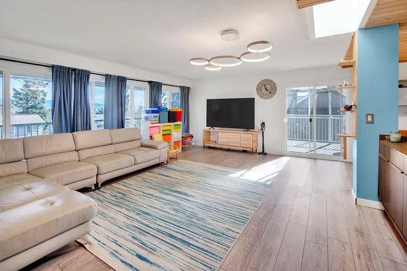 2132 ANITA DRIVE - photo 2 of 25