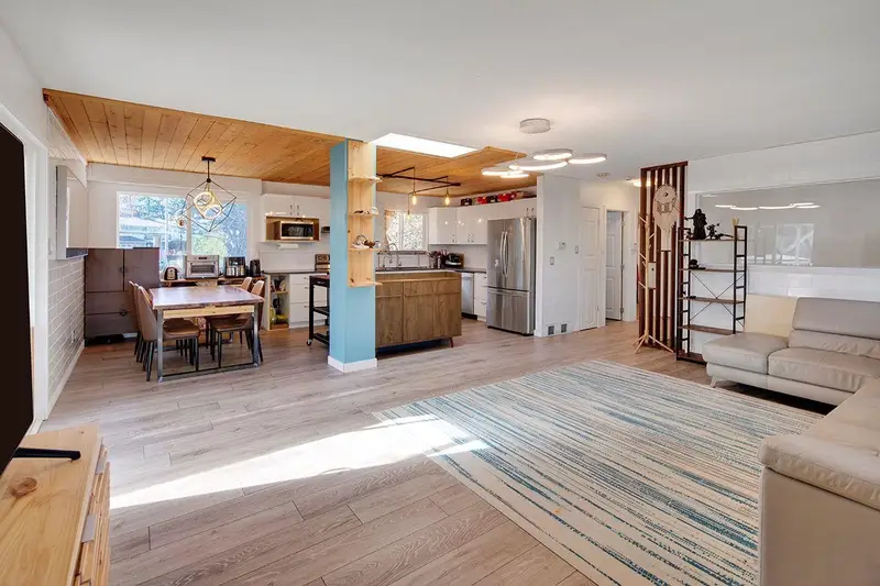 2132 ANITA DRIVE - photo 4 of 25