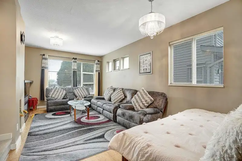 7 6033 168 STREET - photo 2 of 25