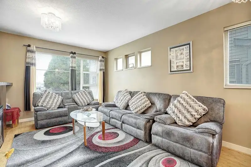 7 6033 168 STREET - photo 3 of 25