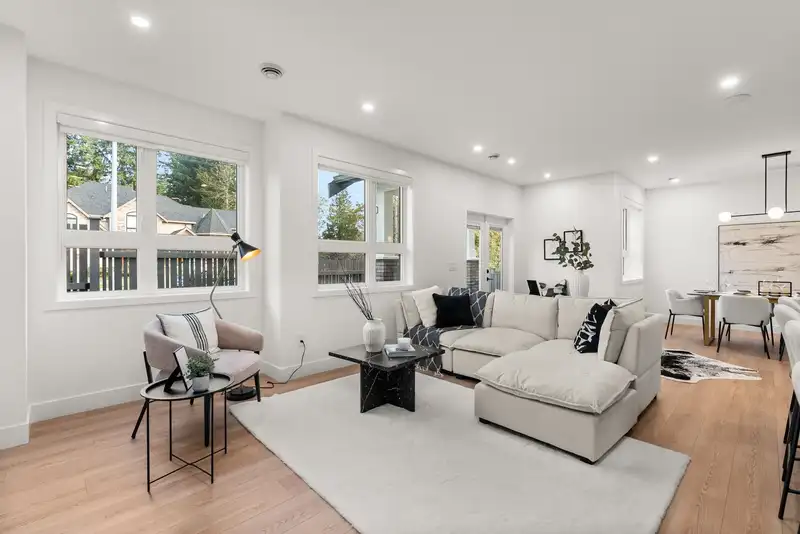 5 16358 90 AVENUE - photo 4 of 40