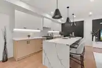5 16358 90 AVENUE - thumbnail 9