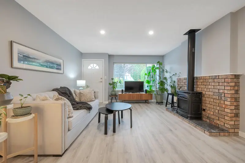 13 19249 HAMMOND ROAD - photo 2 of 21