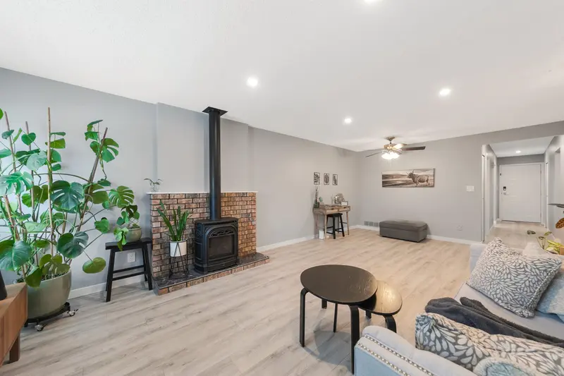 13 19249 HAMMOND ROAD - photo 4 of 21