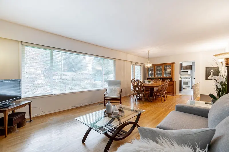 4035 HOSKINS ROAD - photo 4 of 25