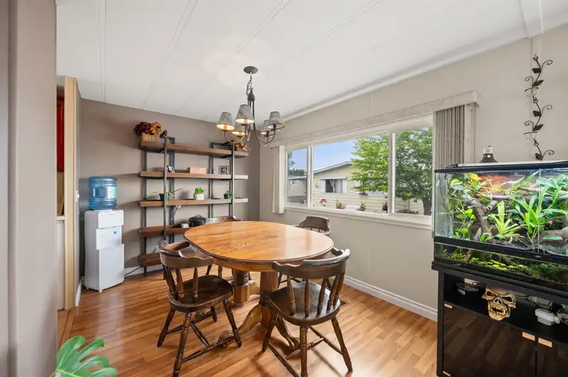 22 8254 134 STREET - photo 4 of 27