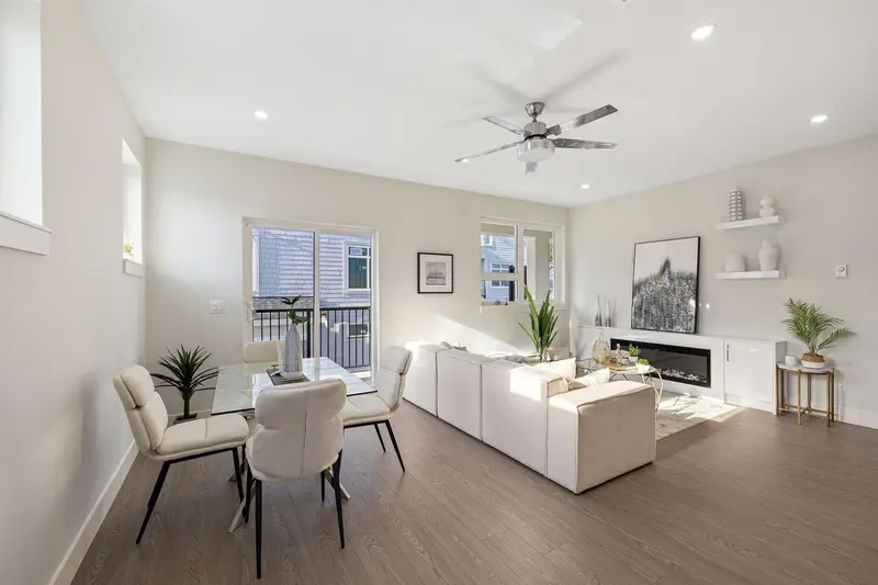 2 14391 61A AVENUE - photo 2 of 25