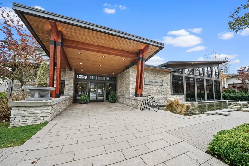 2806 3102 WINDSOR GATE - photo 2 of 10