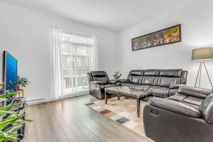 80 8168 136A STREET - photo 4 of 23