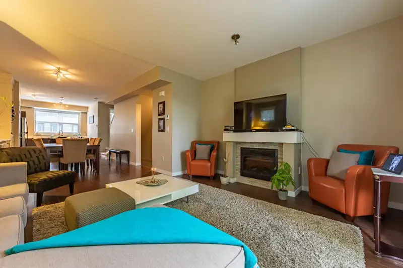 26 6123 138 STREET - photo 3 of 18