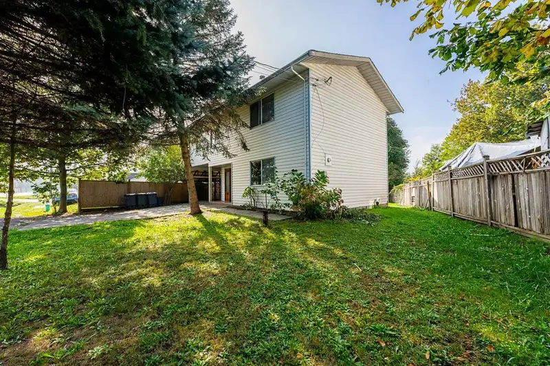 11525 125A STREET - photo 4 of 25