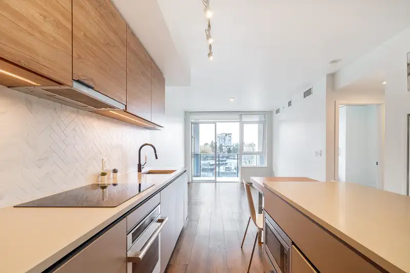 712 10448 UNIVERSITY DRIVE - photo 1 of 40