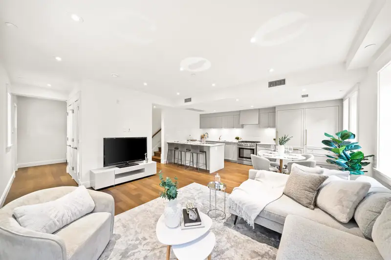 2 5819 HIGHBURY STREET - photo 2 of 25