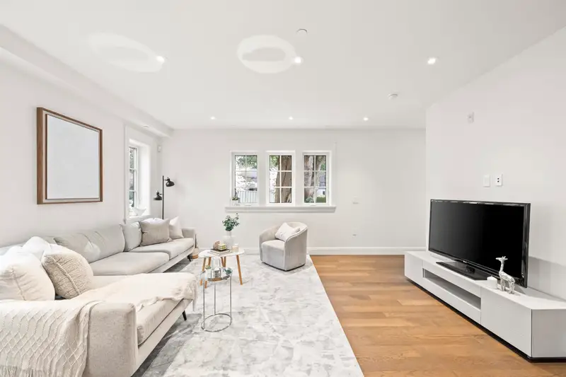 2 5819 HIGHBURY STREET - photo 4 of 25