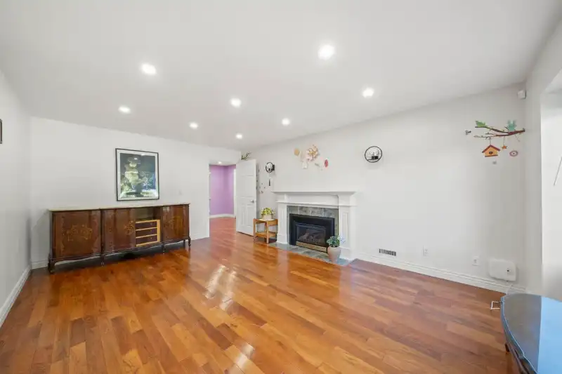 9435 156A STREET - photo 2 of 25
