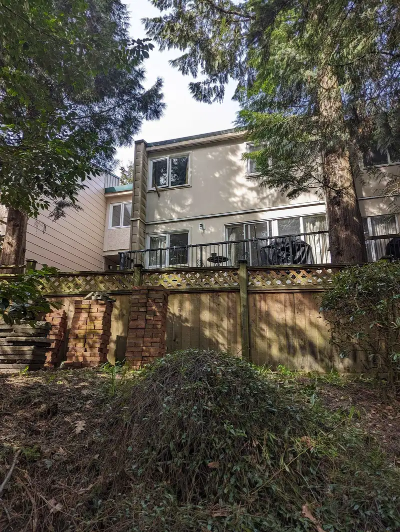 33 10565 153 STREET - photo 2 of 2