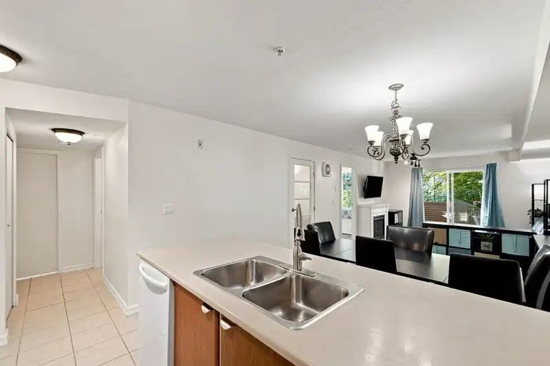 212 10088 148TH STREET - photo 2 of 25