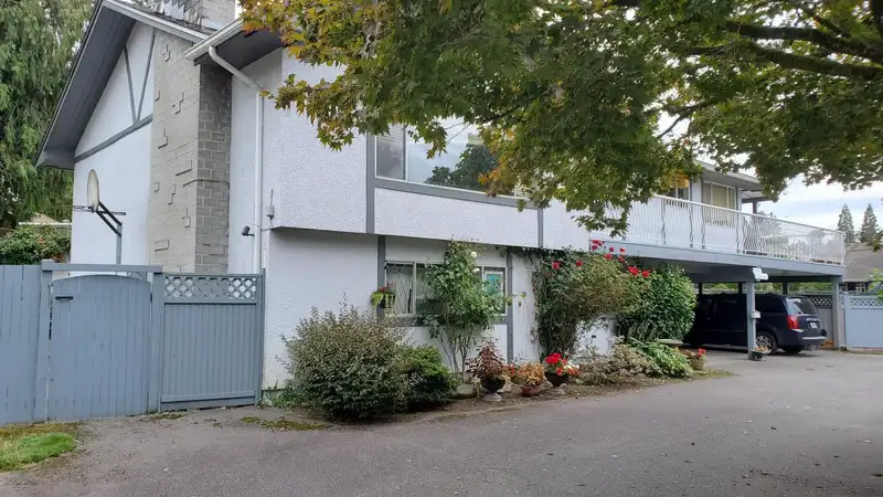 12704 107A AVENUE - photo 3 of 12