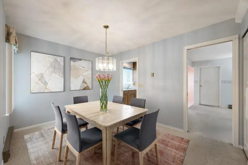 131 12233 92 AVENUE - photo 4 of 33