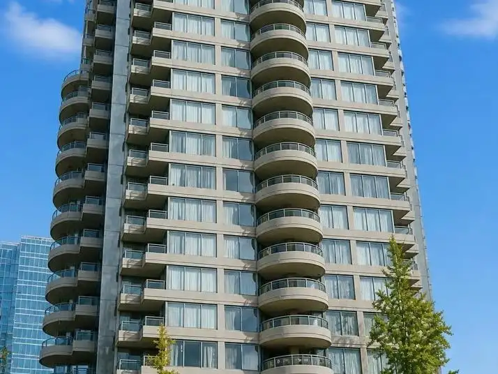 1405 13383 108TH AVENUE - photo 2 of 25