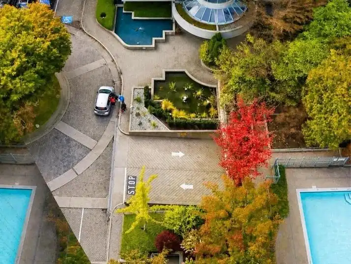 1405 13383 108TH AVENUE - photo 4 of 25