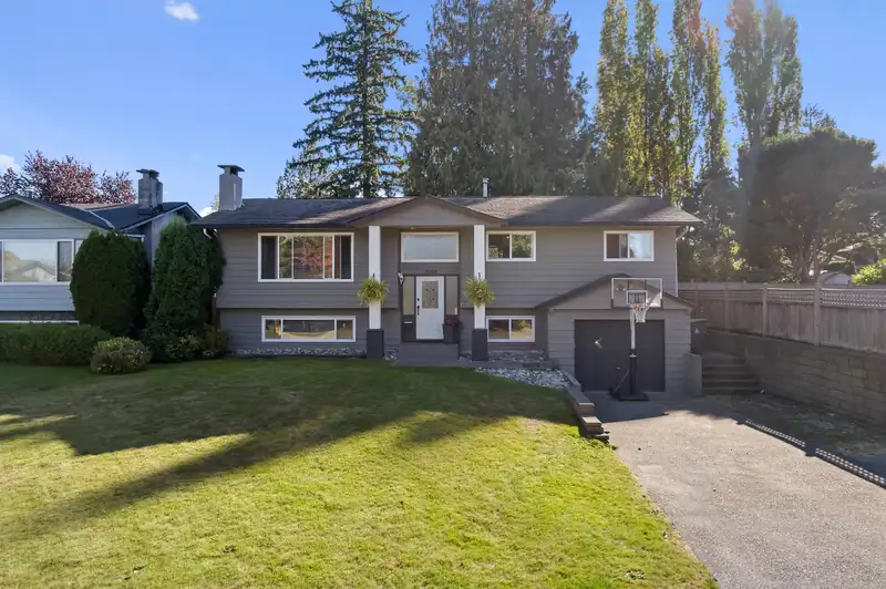 17022 HEREFORD PLACE - photo 1 of 39