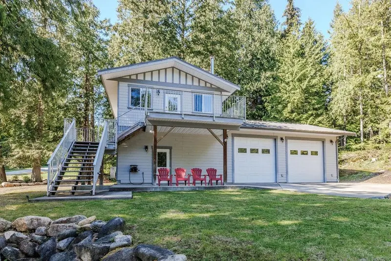 1356 ROBERTS CREEK ROAD - photo 4 of 25