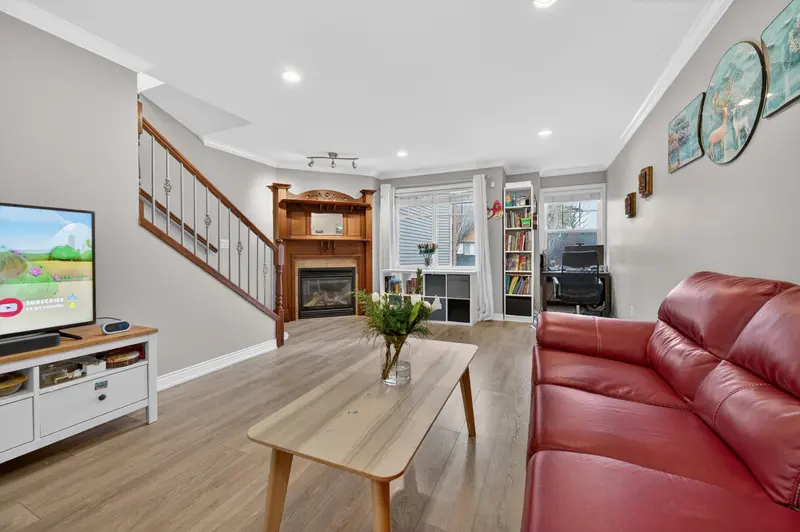 46 8717 159 STREET - photo 3 of 25