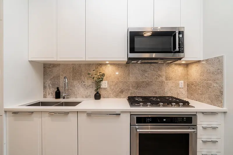 129 5535 ADMIRAL WAY - photo 3 of 25