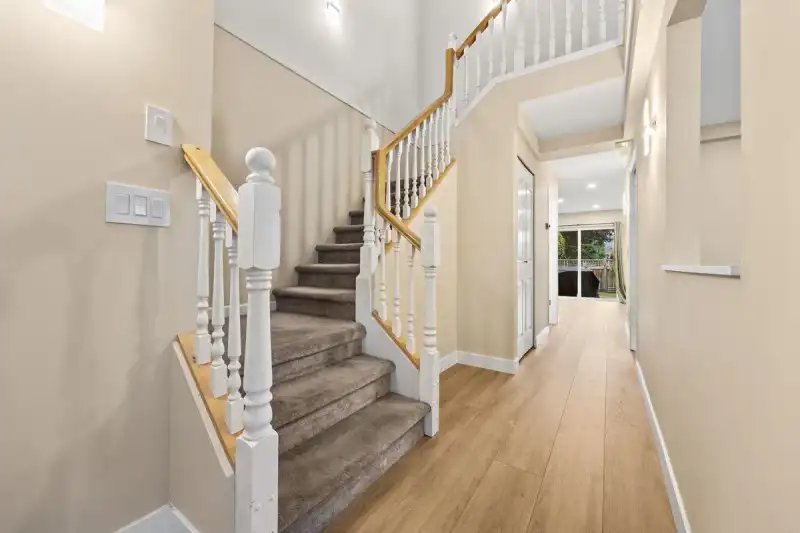 22 9727 152B STREET - photo 3 of 33