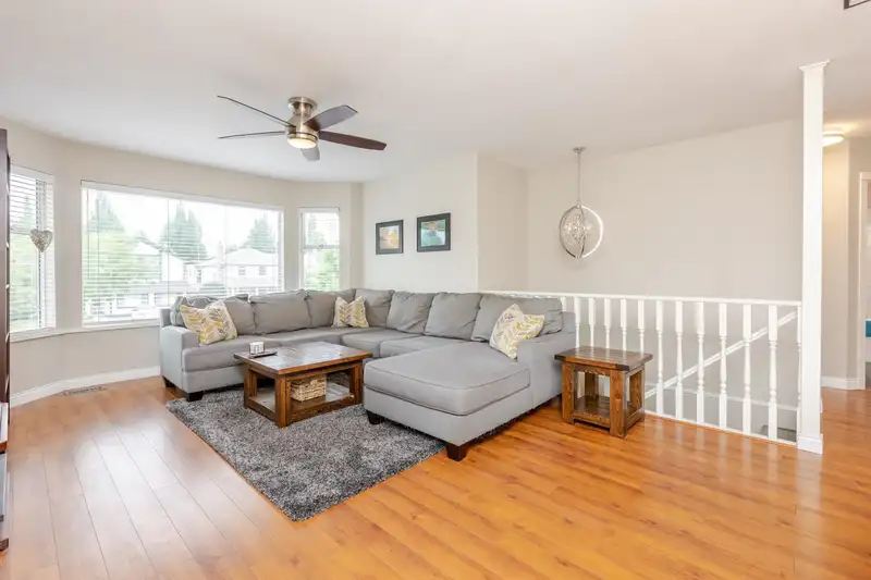 6324 172A STREET - photo 2 of 40
