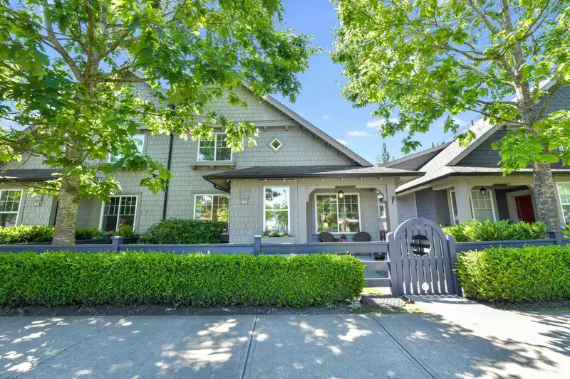 92 6450 187 STREET - photo 1 of 25