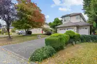 8030 153A STREET - thumbnail 34