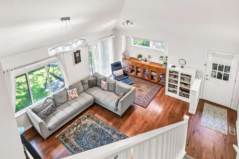 60 15968 82 AVENUE AVENUE - photo 1 of 36