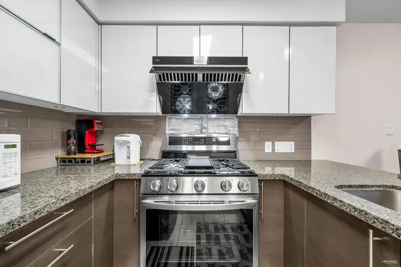 509 6733 BUSWELL STREET - photo 2 of 22