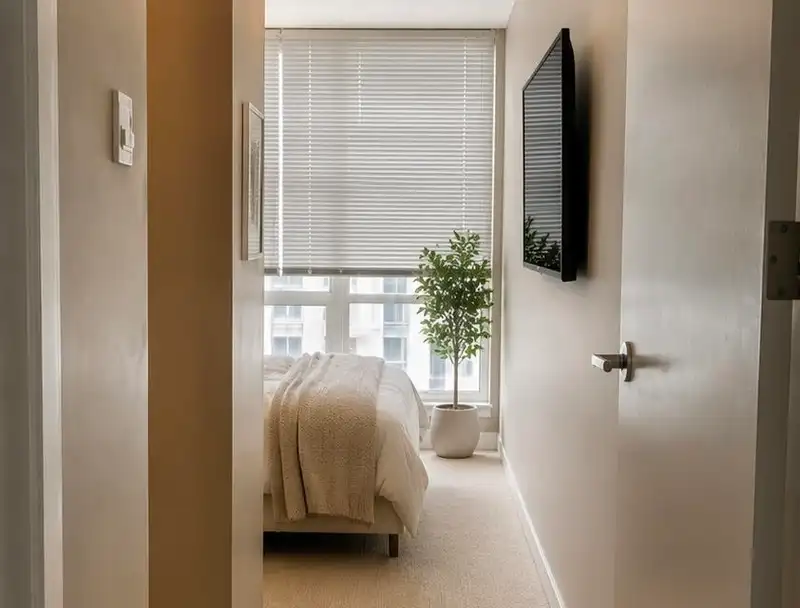 1002 9981 WHALLEY BOULEVARD - photo 3 of 11
