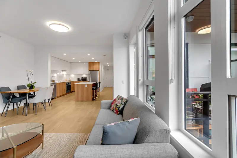 303 715 W 15 STREET - photo 3 of 14